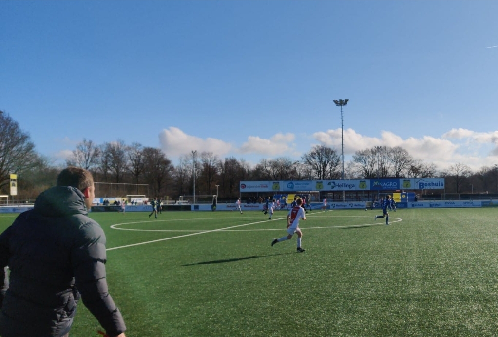 Olde Veste JO15-1 verliest met man minder van FlevoBoys JO15-1
